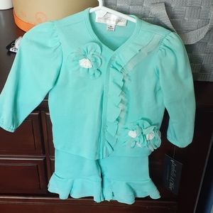 Isabella and chloe 2 piece set.